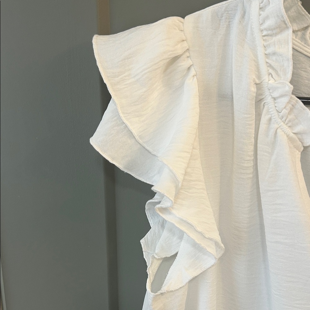 Nine Britton White Ruffle Sleeve Blouse Stitch fix size Large New! - Picture 3 of 4